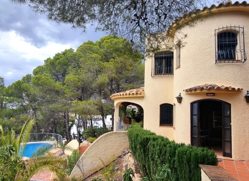 Chalet de 3 habitaciones en Altea en venta con piscina garaje - 850.000 € (Ref: 8887439)
