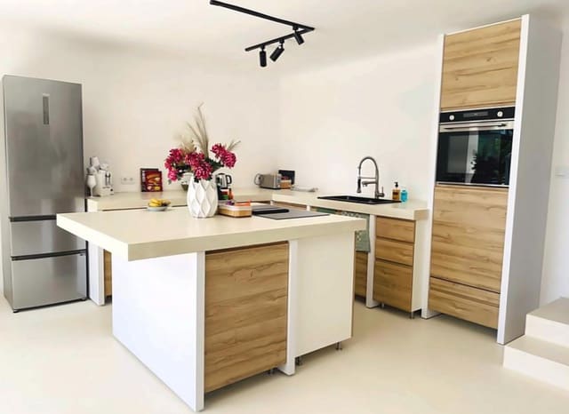 4 bedroom Villa for sale in Altea la Vella, Altea with pool - € 650,000 (Ref: 8887443)