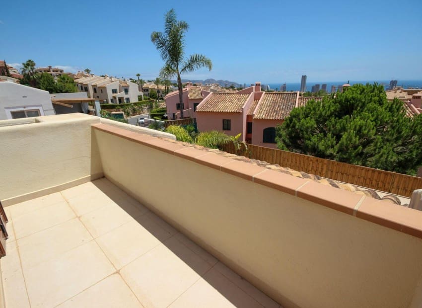 4 Zimmer Villa zu verkaufen in Finestrat mit Pool - 649.000 € (Ref: 8887447)