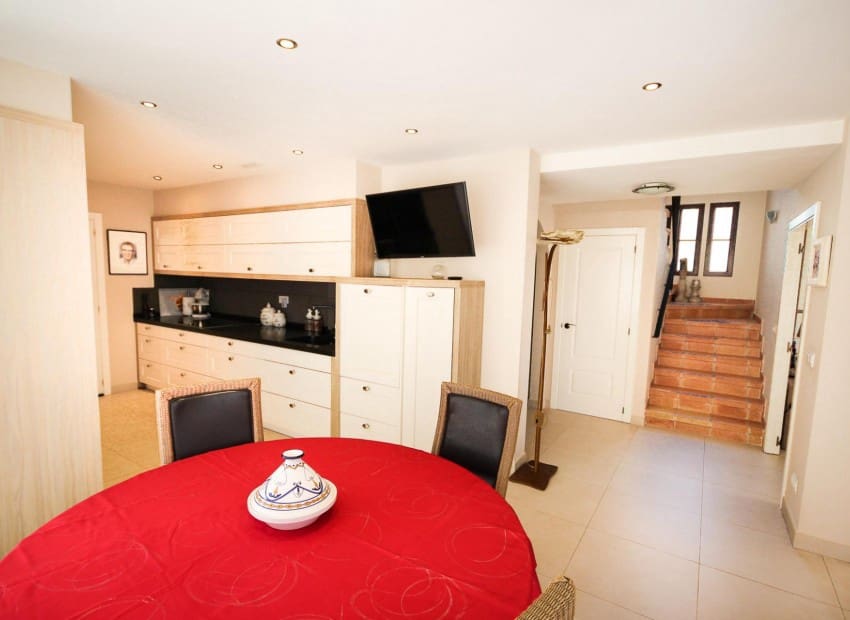 4 Zimmer Villa zu verkaufen in Finestrat mit Pool - 649.000 € (Ref: 8887447)