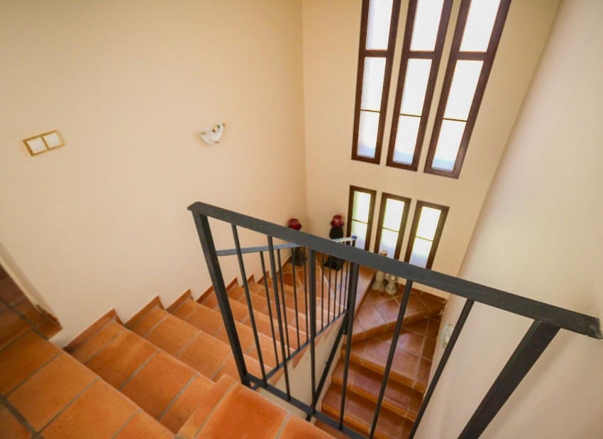 4 Zimmer Villa zu verkaufen in Finestrat mit Pool - 649.000 € (Ref: 8887447)