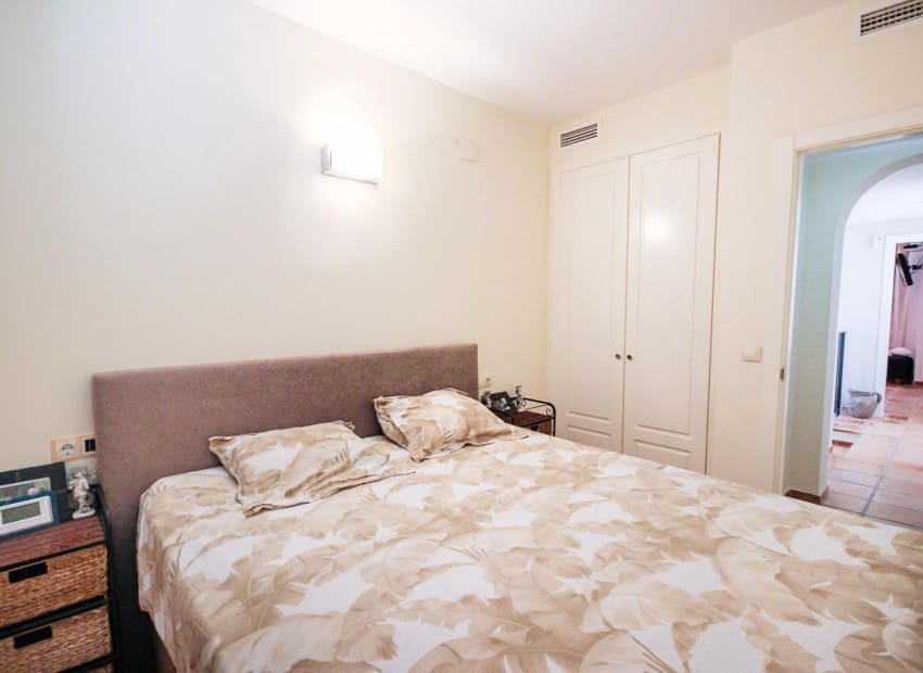 4 Zimmer Villa zu verkaufen in Finestrat mit Pool - 649.000 € (Ref: 8887447)