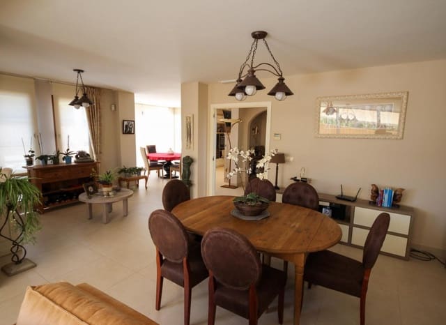 4 Zimmer Villa zu verkaufen in Finestrat mit Pool - 649.000 € (Ref: 8887447)