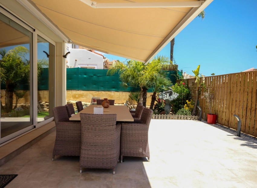 4 Zimmer Villa zu verkaufen in Finestrat mit Pool - 649.000 € (Ref: 8887447)