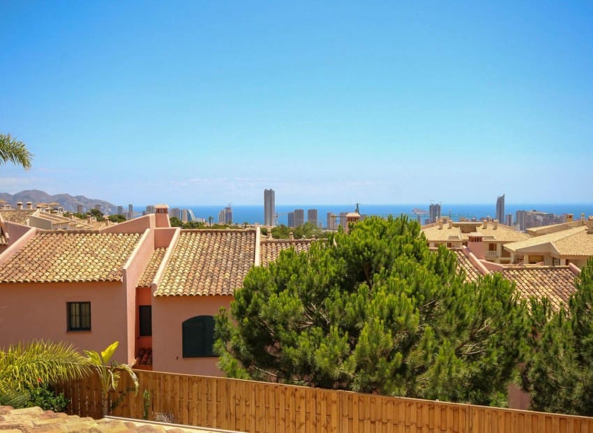 4 Zimmer Villa zu verkaufen in Finestrat mit Pool - 649.000 € (Ref: 8887447)