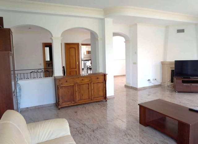 Chalet de 6 habitaciones en Pueblo - Urbanizaciones, Alfaz del Pi / L'Alfàs del Pi en venta con piscina - 990.000 € (Ref: 8887458)