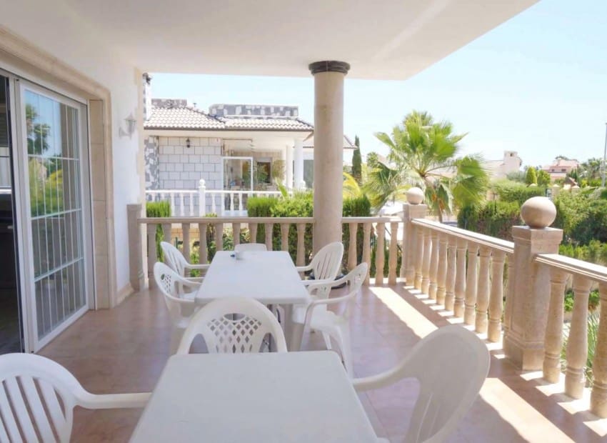 6 soveværelse Villa til salg i Alfaz del Pi / L'Alfas del Pi med swimmingpool - € 990.000 (Ref: 8887458)