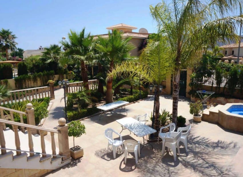 6 soveværelse Villa til salg i Alfaz del Pi / L'Alfas del Pi med swimmingpool - € 990.000 (Ref: 8887458)