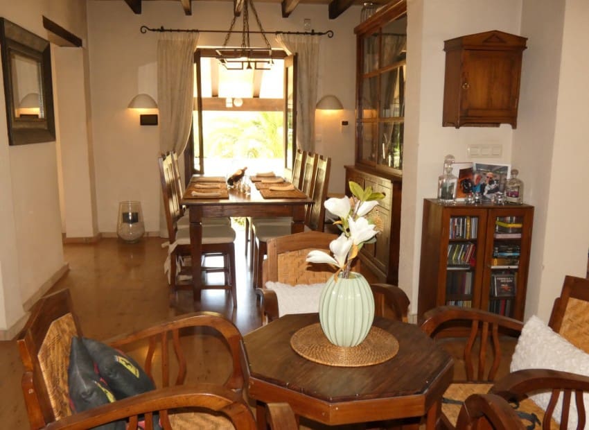 2 Zimmer Villa zu verkaufen in Altea mit Pool Garage - 550.000 € (Ref: 8887464)