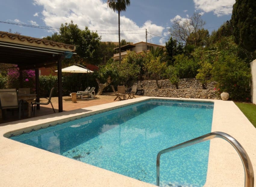 2 Zimmer Villa zu verkaufen in Altea mit Pool Garage - 550.000 € (Ref: 8887464)