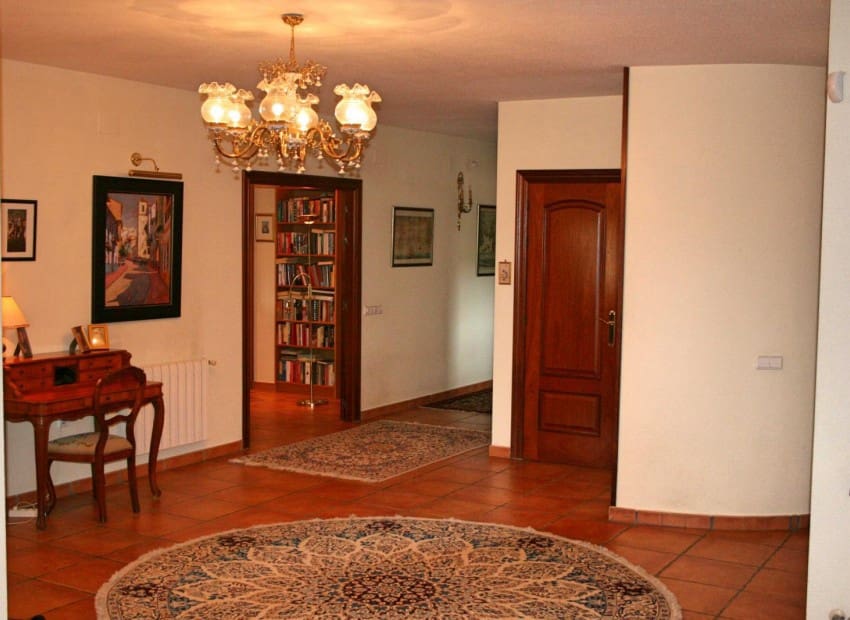 5 sypialnia Willa na sprzedaż w Alfaz del Pi / L'Alfas del Pi z basenem garażem - 2 450 000 € (Ref: 8887484)