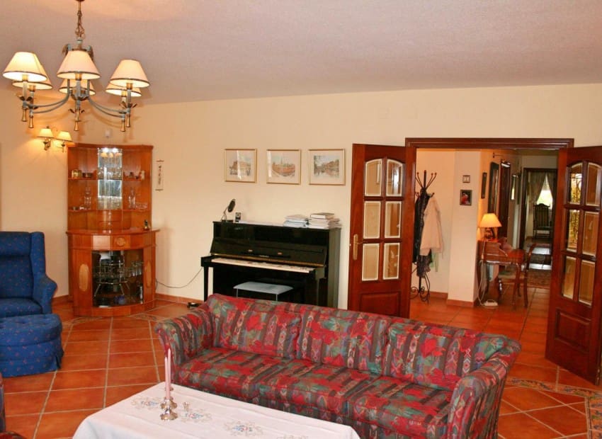 5 sypialnia Willa na sprzedaż w Alfaz del Pi / L'Alfas del Pi z basenem garażem - 2 450 000 € (Ref: 8887484)