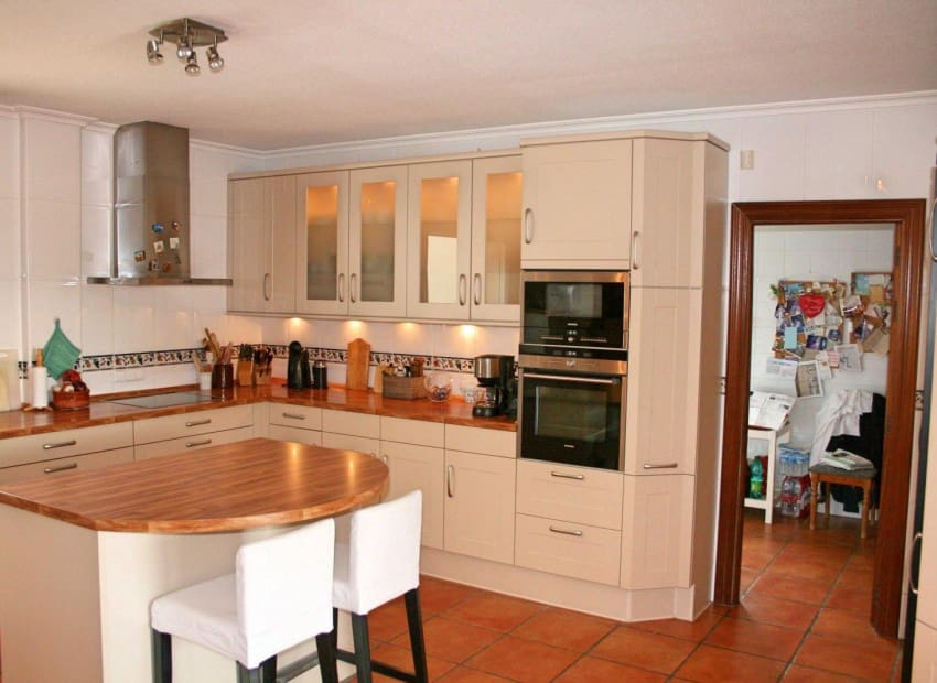 5 sypialnia Willa na sprzedaż w Alfaz del Pi / L'Alfas del Pi z basenem garażem - 2 450 000 € (Ref: 8887484)