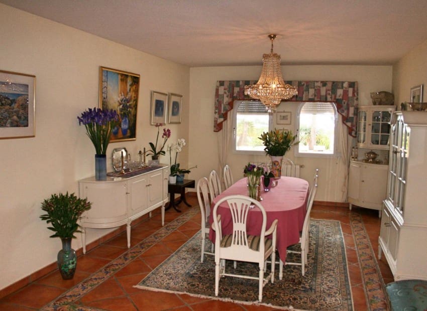 5 sypialnia Willa na sprzedaż w Alfaz del Pi / L'Alfas del Pi z basenem garażem - 2 450 000 € (Ref: 8887484)