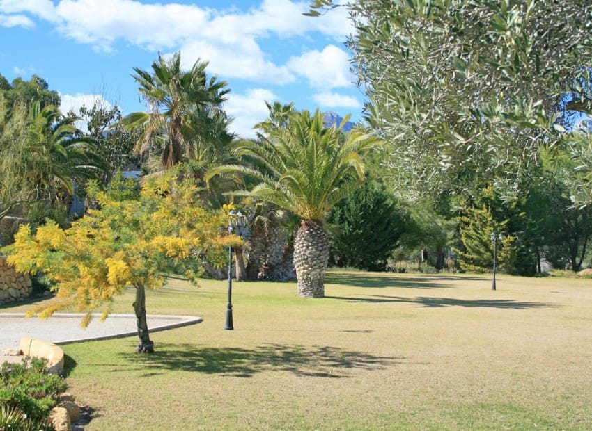 5 sypialnia Willa na sprzedaż w Alfaz del Pi / L'Alfas del Pi z basenem garażem - 2 450 000 € (Ref: 8887484)