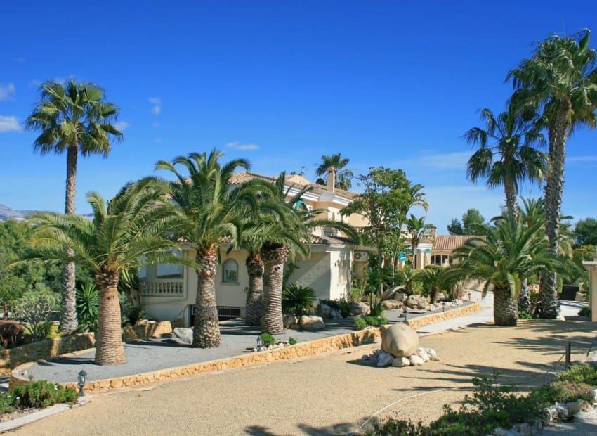 5 sypialnia Willa na sprzedaż w Alfaz del Pi / L'Alfas del Pi z basenem garażem - 2 450 000 € (Ref: 8887484)