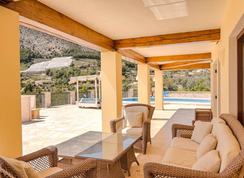 4 bedroom Villa for sale in Callosa d'En Sarria with pool - € 850,000 (Ref: 8887490)