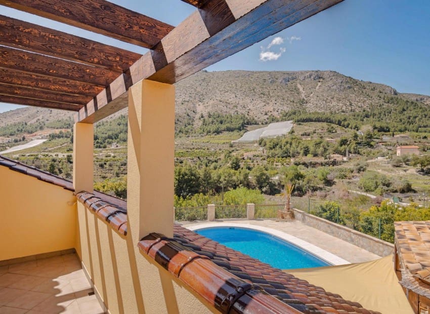 4 bedroom Villa for sale in Callosa d'En Sarria with pool - € 850,000 (Ref: 8887490)