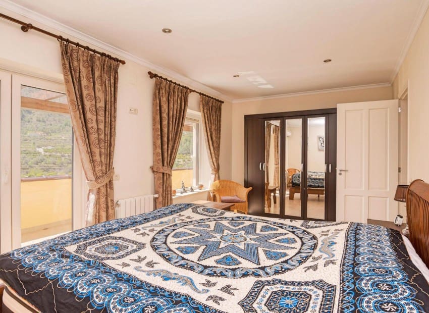 4 bedroom Villa for sale in Callosa d'En Sarria with pool - € 850,000 (Ref: 8887490)