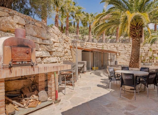 4 bedroom Villa for sale in Callosa d'En Sarrià with pool - € 850,000 (Ref: 8887490)