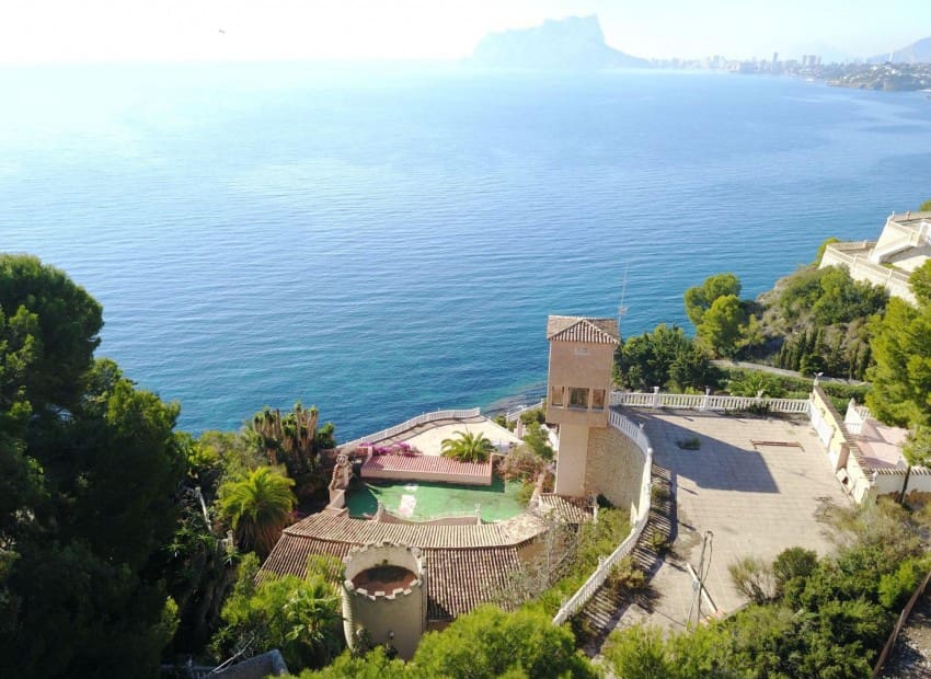 Chalet de 4 habitaciones en Moraira en venta con piscina - 8.000.000 € (Ref: 8887501)