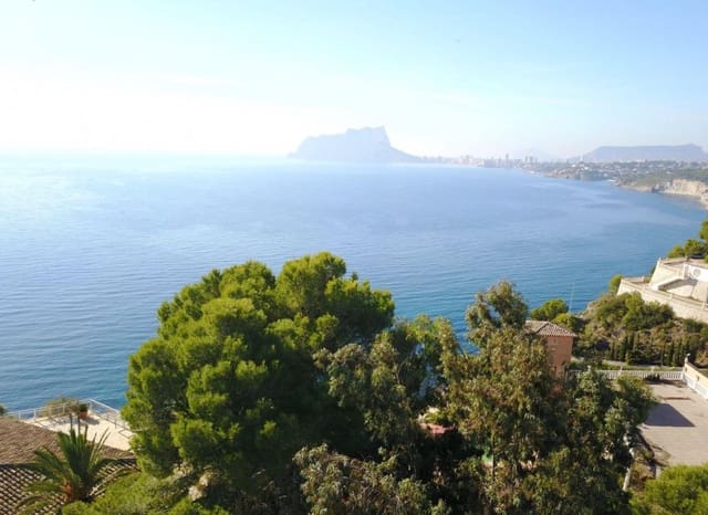 Chalet de 4 habitaciones en Casco Urbano, Teulada-Moraira en venta con piscina - 8.000.000 € (Ref: 8887501)