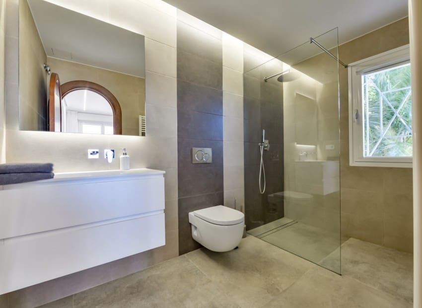 8 Zimmer Villa zu verkaufen in Altea mit Pool Garage - 2.650.000 € (Ref: 8893479)