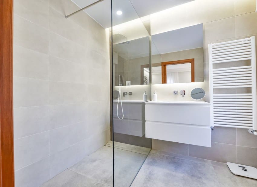 8 Zimmer Villa zu verkaufen in Altea mit Pool Garage - 2.650.000 € (Ref: 8893479)