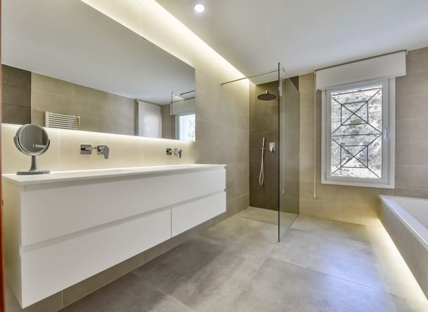 8 Zimmer Villa zu verkaufen in Altea mit Pool Garage - 2.650.000 € (Ref: 8893479)