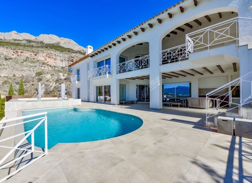 8 Zimmer Villa zu verkaufen in Altea mit Pool Garage - 2.650.000 € (Ref: 8893479)