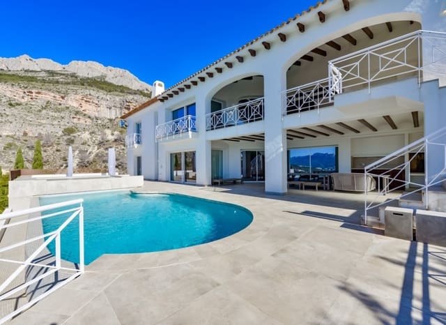 8 Zimmer Villa zu verkaufen in Altea mit Pool Garage - 2.650.000 € (Ref: 8893479)