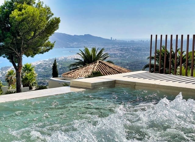 8 Zimmer Villa zu verkaufen in Altea mit Pool Garage - 2.650.000 € (Ref: 8893479)