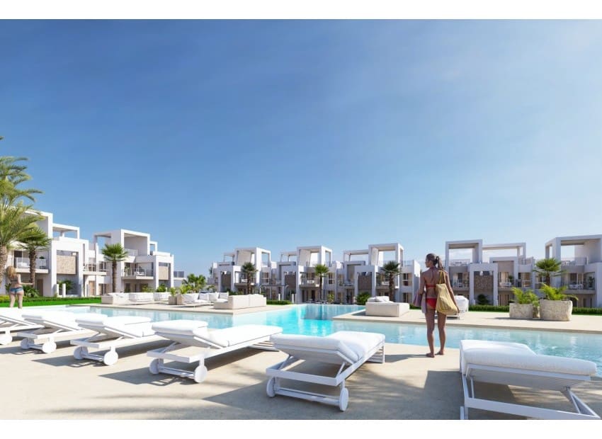 2 soveværelse Byhus til salg i Ciudad Quesada med swimmingpool - € 269.000 (Ref: 8897814)