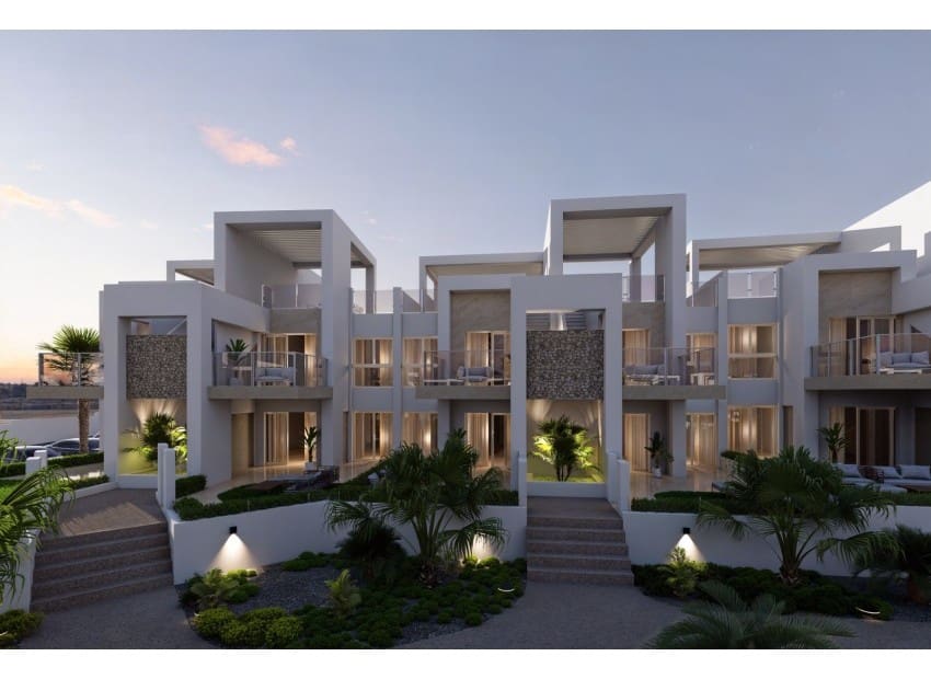 2 soveværelse Byhus til salg i Ciudad Quesada med swimmingpool - € 269.000 (Ref: 8897814)