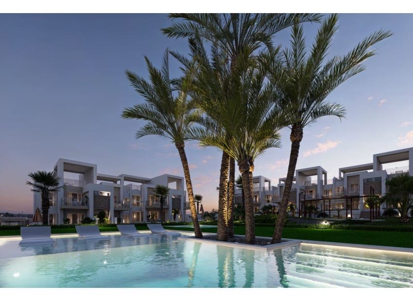 2 soveværelse Byhus til salg i Ciudad Quesada med swimmingpool - € 269.000 (Ref: 8897814)