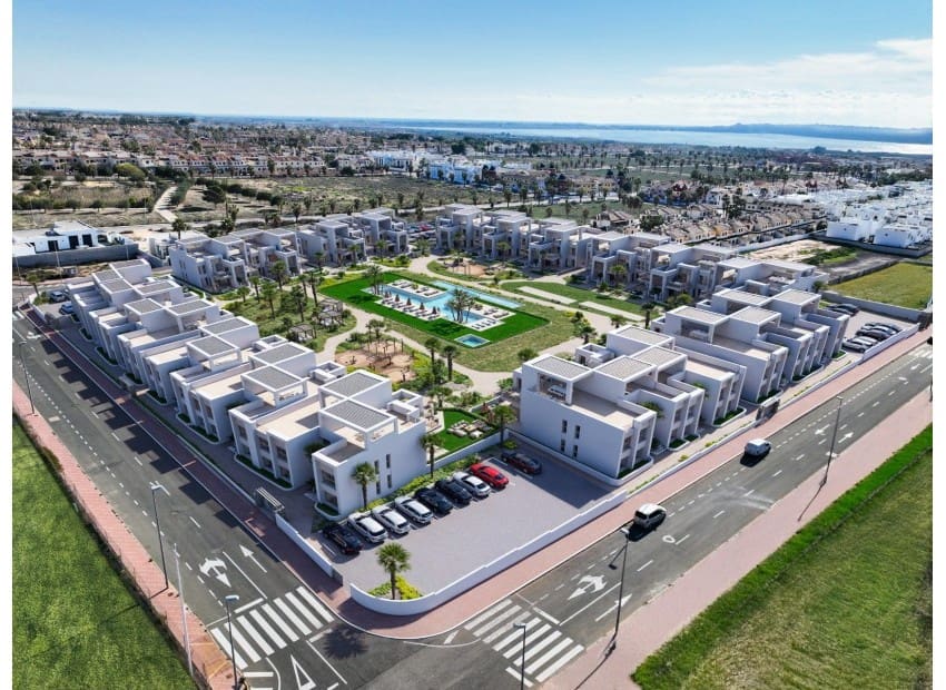 2 soveværelse Byhus til salg i Ciudad Quesada med swimmingpool - € 269.000 (Ref: 8897814)