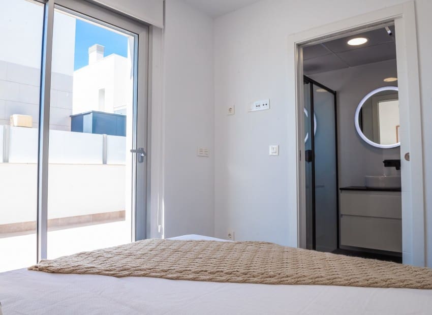 3 soveværelse Villa til salg i Los Alcazares med swimmingpool garage - € 395.000 (Ref: 8901341)