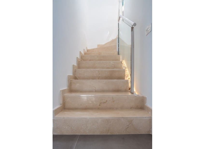 3 soveværelse Villa til salg i Los Alcazares med swimmingpool garage - € 395.000 (Ref: 8901341)