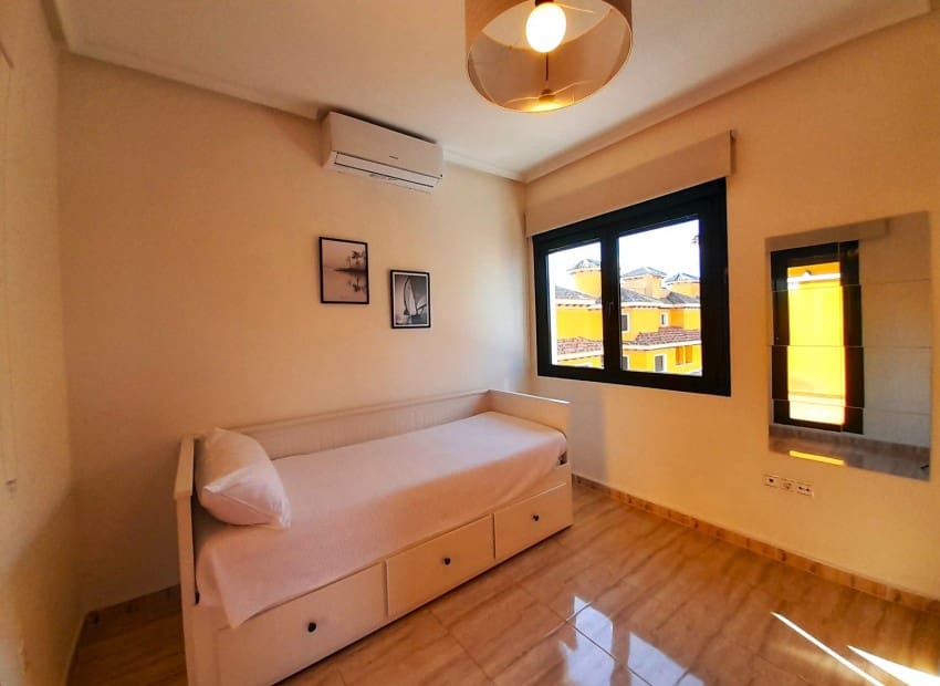 Chalet de 3 habitaciones en Ciudad Quesada en venta con piscina - 250.000 € (Ref: 8913619)