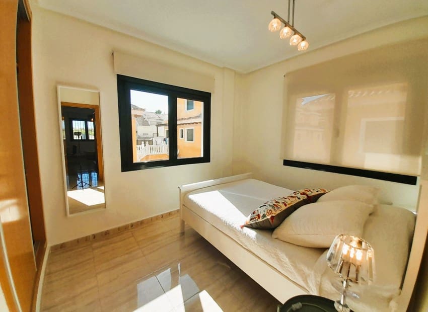 Chalet de 3 habitaciones en Ciudad Quesada en venta con piscina - 250.000 € (Ref: 8913619)