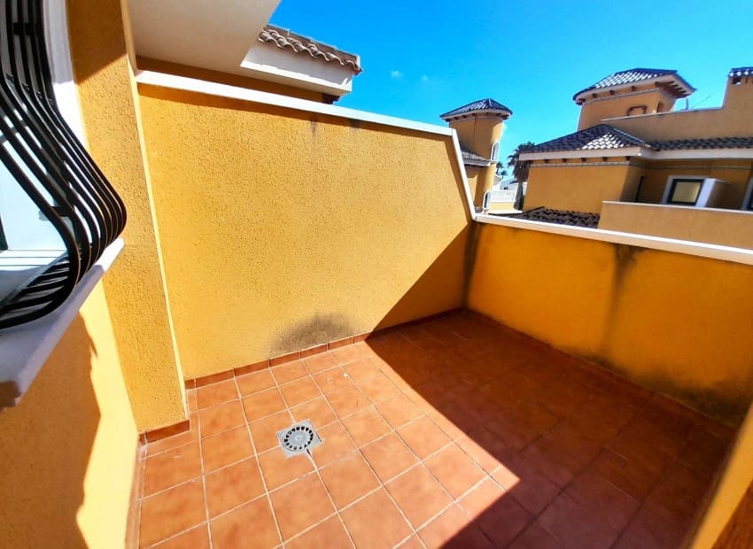 Chalet de 3 habitaciones en Ciudad Quesada en venta con piscina - 250.000 € (Ref: 8913619)