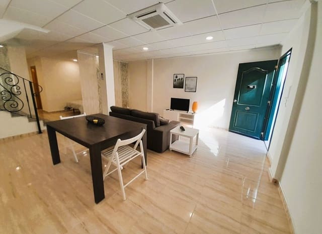 Chalet de 3 habitaciones en Ciudad Quesada, Rojales en venta con piscina - 250.000 € (Ref: 8913619)