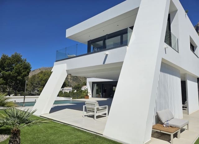 3 bedroom Villa for sale in Altea la Vella, Altea with pool garage - € 1,450,000 (Ref: 8951954)