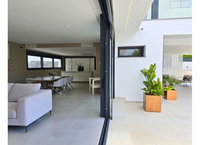 3 bedroom Villa for sale in Altea la Vella, Altea with pool garage - € 1,450,000 (Ref: 8951954)