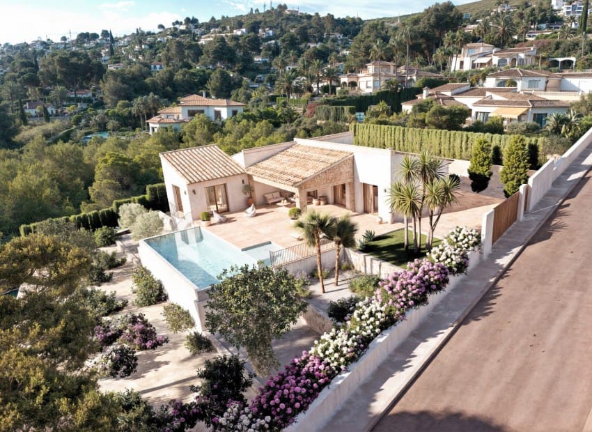 3 soveværelse Villa til salg i Javea / Xabia med swimmingpool - € 895.000 (Ref: 9013009)