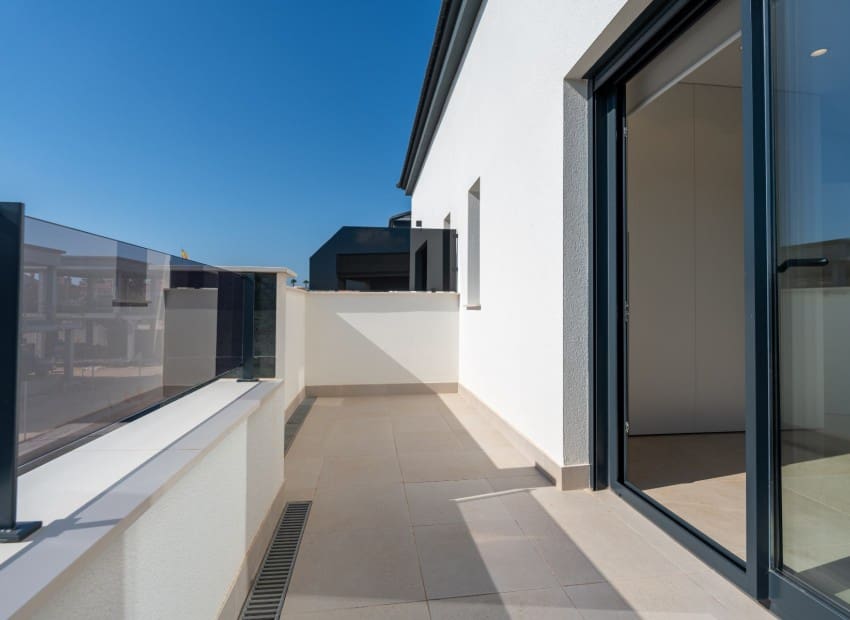 3 soveværelse Byhus til salg i Gran Alacant med swimmingpool - € 312.000 (Ref: 9043742)