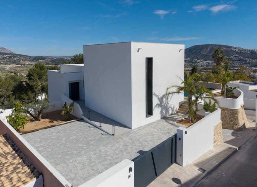 3 bedroom Villa for sale in Moraira with pool - € 2,250,000 (Ref: 9049216)