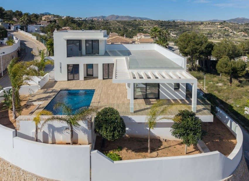 3 bedroom Villa for sale in Moraira with pool - € 2,250,000 (Ref: 9049216)