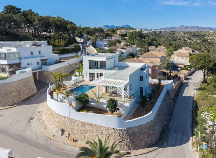3 bedroom Villa for sale in Moraira with pool - € 2,250,000 (Ref: 9049216)