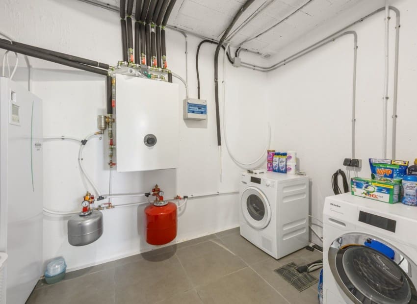 4 sypialnia Willa na sprzedaż w La Nucia z basenem garażem - 1 495 000 € (Ref: 9050046)